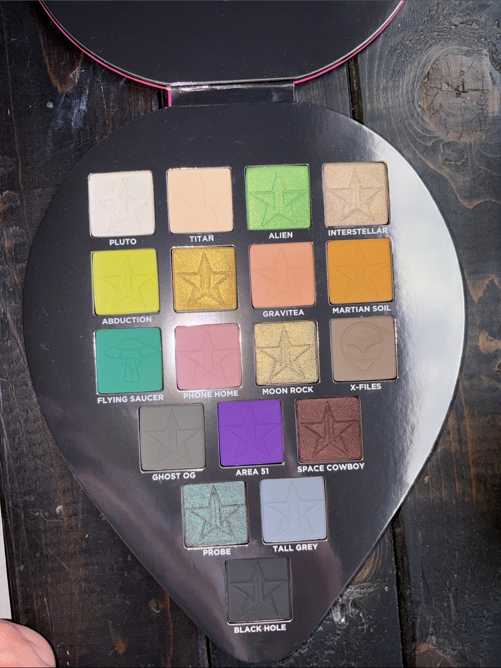 Jeffree Star 'Alien' Palette - Picture 3 of 7